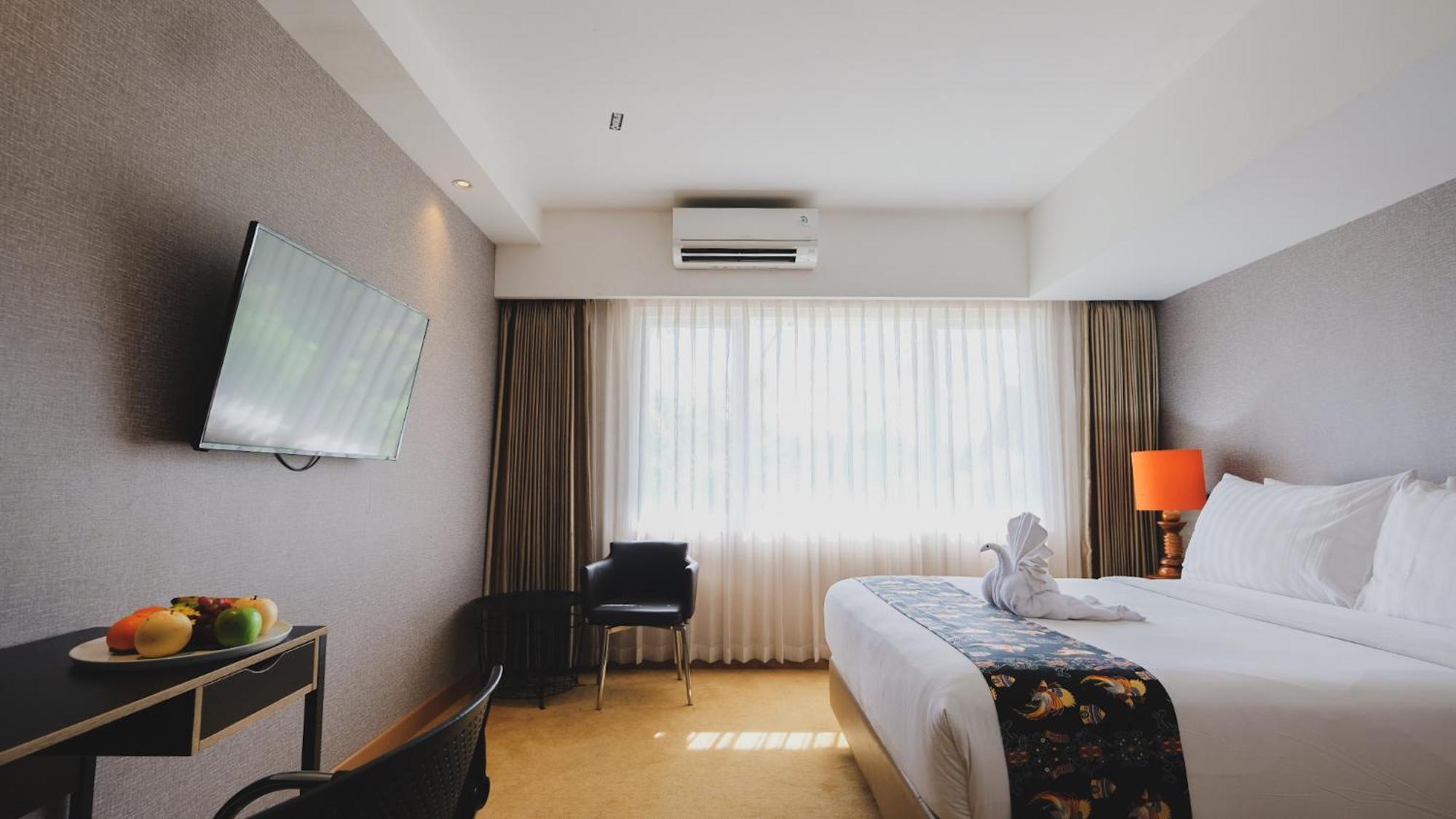 Hotel Suni Sentani - Managed By East Season Jayapura Extérieur photo