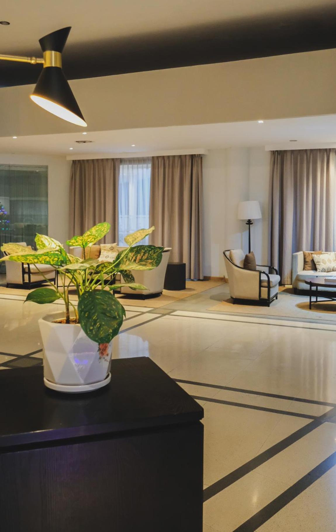 Hotel Suni Sentani - Managed By East Season Jayapura Extérieur photo