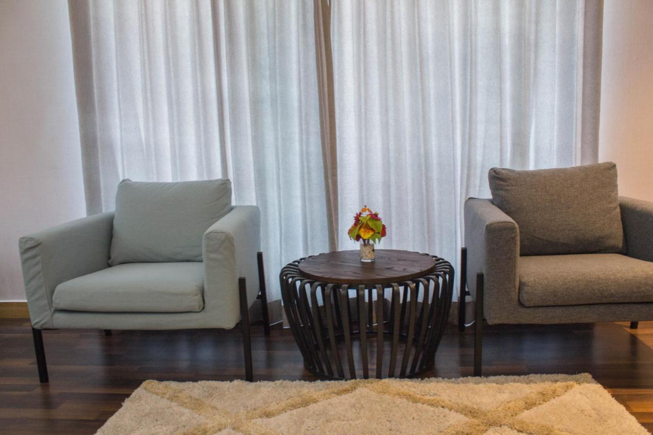Hotel Suni Sentani - Managed By East Season Jayapura Extérieur photo