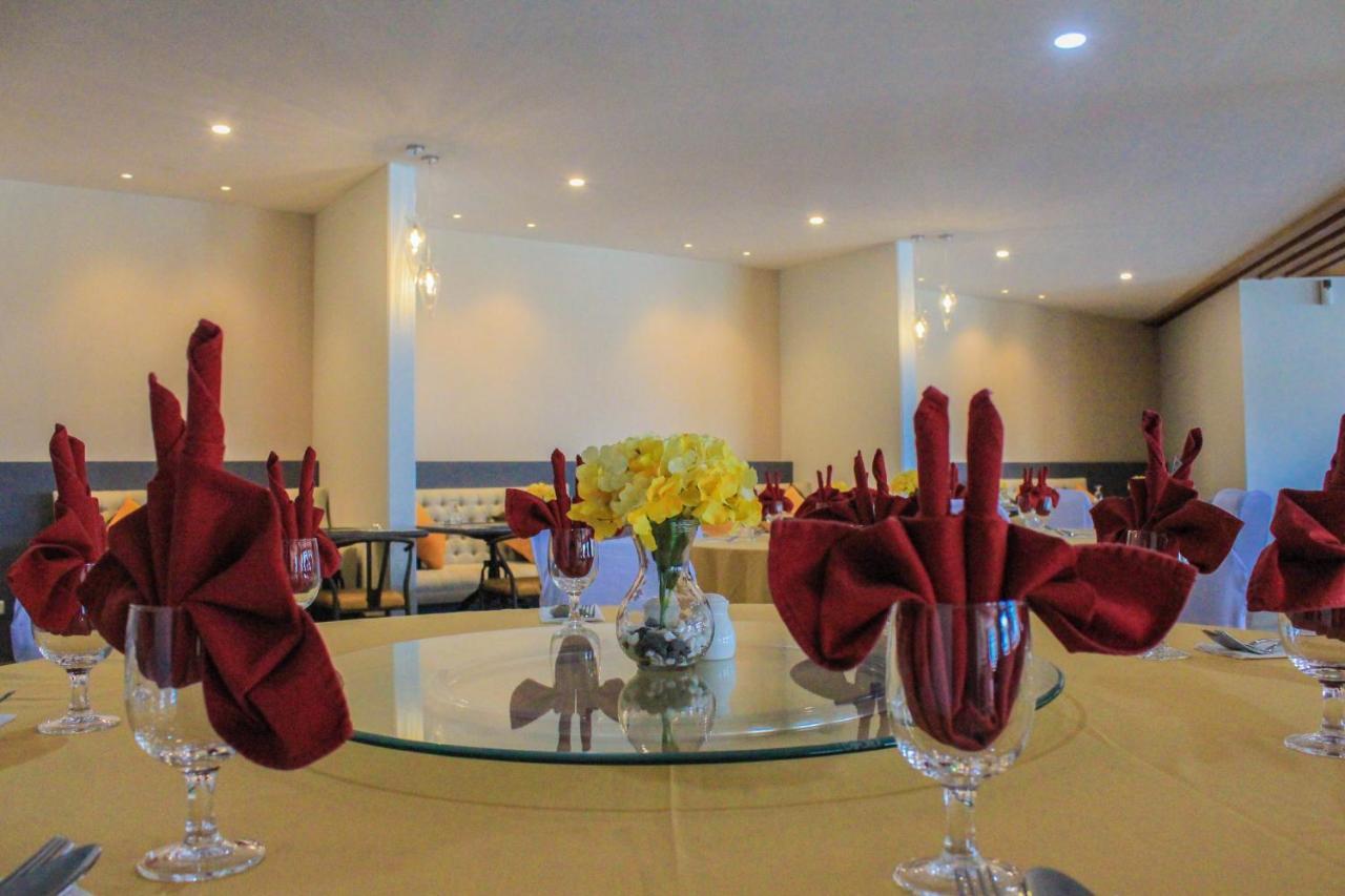 Hotel Suni Sentani - Managed By East Season Jayapura Extérieur photo