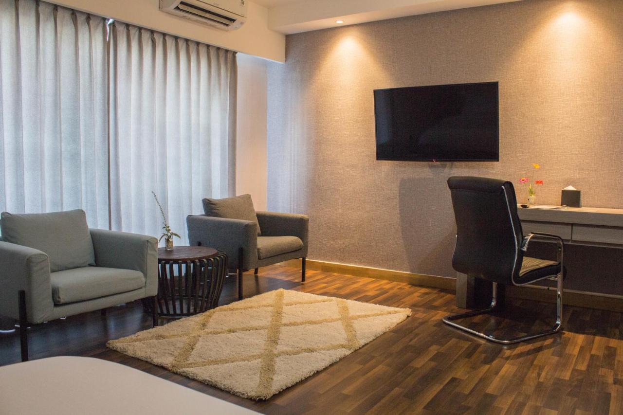 Hotel Suni Sentani - Managed By East Season Jayapura Extérieur photo